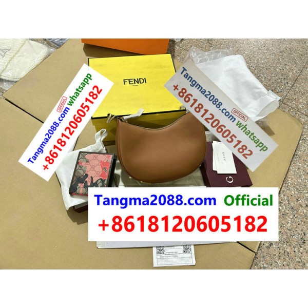 tangma2088 Official Fendi Baguette Calfskin Leather Gold Tone Metal Hardware
